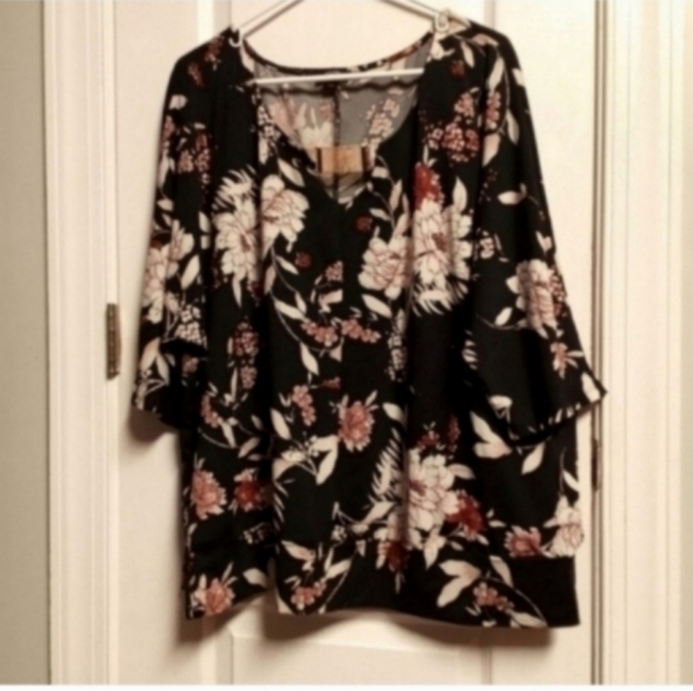 AUW NWOT Floral Black Cream Brown Tan Women's Top 3X Gold Hardware Dressy